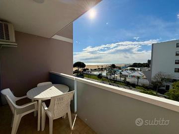 Appartamento monolocale fronte mare con posto auto