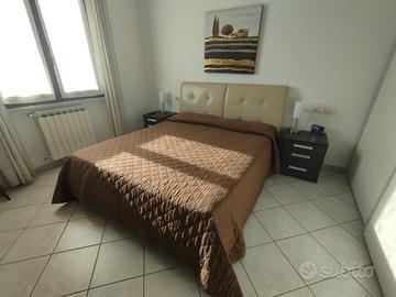 Letto Matrimoniale, con materasso e comodini