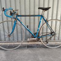 Bici da corsa vintage d'epoca da Restaurare 