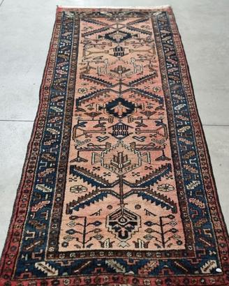 Tappeto orientale annodato a mano – Persia (Iran)