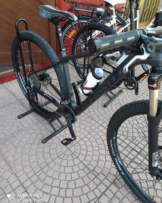 MTB WHISTLE CARBONIO 