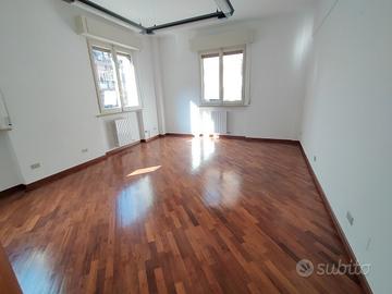 Ufficio in zona semicentrale