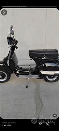Piaggio Vespa PX 125 E