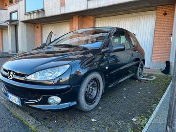 PEUGEOT 206 1.6cc benzina del 2004