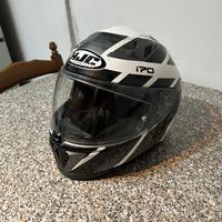 Casco HJC.