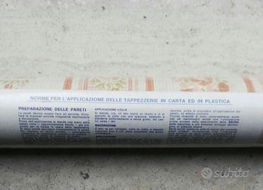 Carta da parati e colla