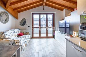 MONOLOCALE CON BOX E CANTINA