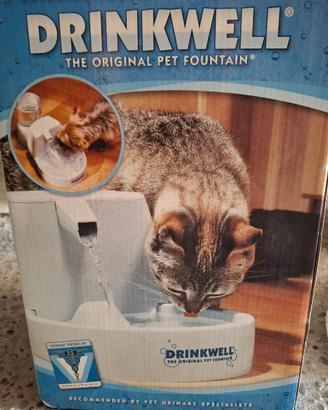 Distributore acqua per gatti