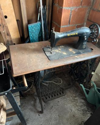 Macchina da Cucire SINGER a Pedale Vintage d’Epoca