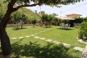 Villa 200 metri dal mare ampio con giardino