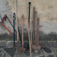 Attrezzi per campagna e giardino