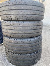 Gomme estive 235 65 R 16 C Continental Firgone Cam