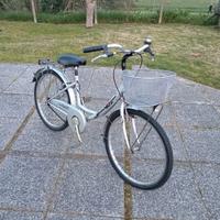bicicletta donna con ruote da 24 e cestino 