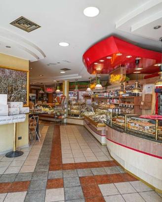 Attività / Licenza di 150 m² con 2 locali a Almenn
