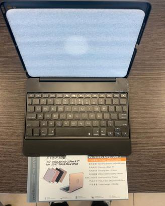 Tastiera Bluetooth con cover per iPad anni 2017-18