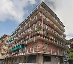 AMPIO BILOCALE CON BALCONATA AL QUINTO PIANO CON A