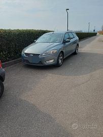 FORD FAMIGLIARE CAMBIO AUTOMATICO. 