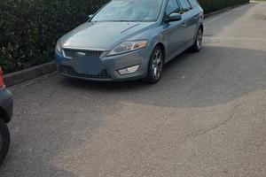 FORD FAMIGLIARE CAMBIO AUTOMATICO. 