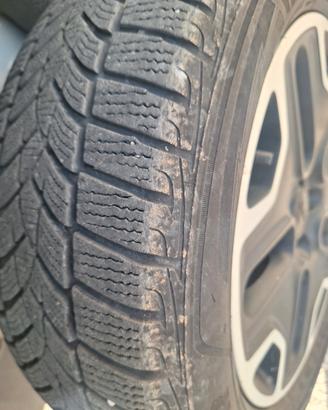 gomme goodyear ultragrip termiche suv  215 60 17 