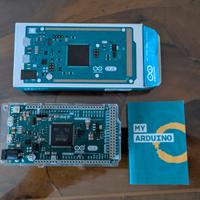 Arduino Due originale + cavo USB + 3 breadboard