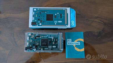 Arduino Due originale + cavo USB + 3 breadboard