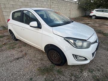 HYUNDAI I20 2013 1.1 DIESEL RICAMBI