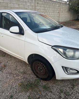 HYUNDAI I20 2013 1.1 DIESEL RICAMBI