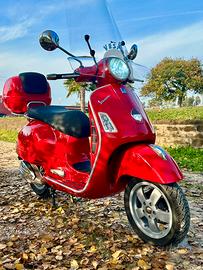 Vespa 300/250 gts perfetta