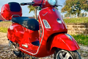 Vespa 300/250 gts perfetta