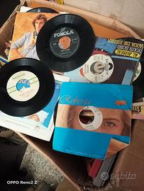 vari dischi in vinile 45 giri 
