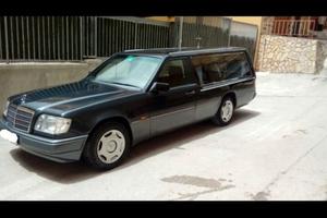 Carro funebre Mercedes