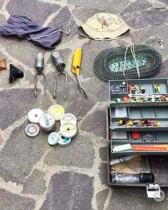 Pesca attrezzi ami lenza galleggianti lotto lago