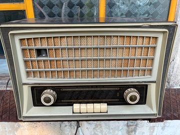 Magnadine radio