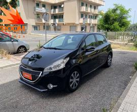 Peugeot 208 1.4 e-HDi 68 CV S&S robotizzato 5 ...