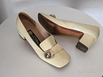 scarpa in pelle con tacco