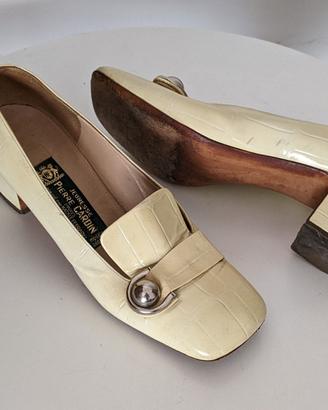 scarpa in pelle con tacco