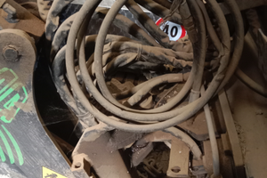 Escavatore con attacco a tre punti in buono stato