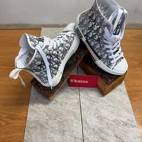 Dior sneakers B23