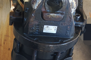 Rotatore idraulico per pinza o ragno