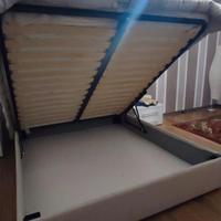 Letto matrimoniale con cassettone