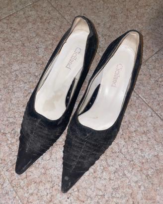 scarpe a punta con tacchetto
