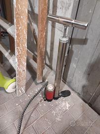 Pompa manuale da officina per bicicletta