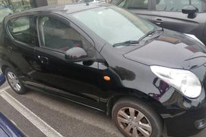 Suzuki Alto nera 5porte del 2011 