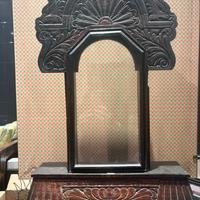 Edicola votiva in legno intagliato a mano