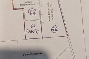 Locale commerciale con garage