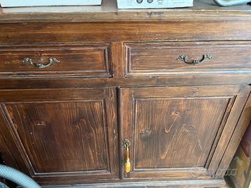 Mobile in legno massello