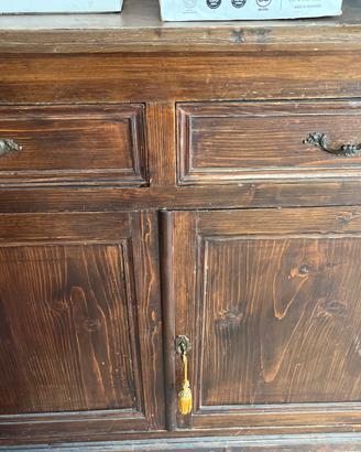 Mobile in legno massello