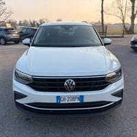 Volkswagen Tiguan 2.0 TDI 150 CV SCR DSG Elegance