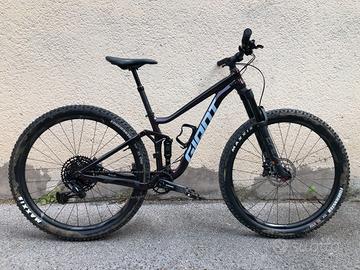 Mountain bike full suspended GIANT STANCE
