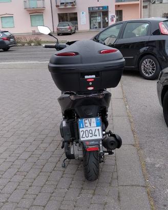 Scooter Over Brera 125